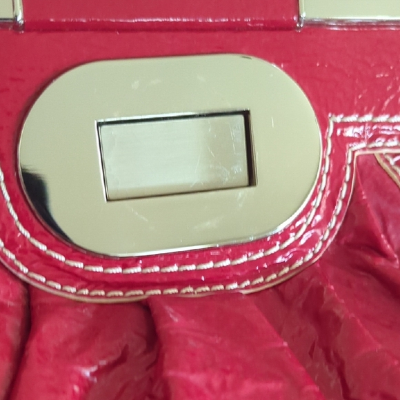 Badgley Mischka Vibrant Red Twist Lock Handbag EUC - Picture 10 of 17